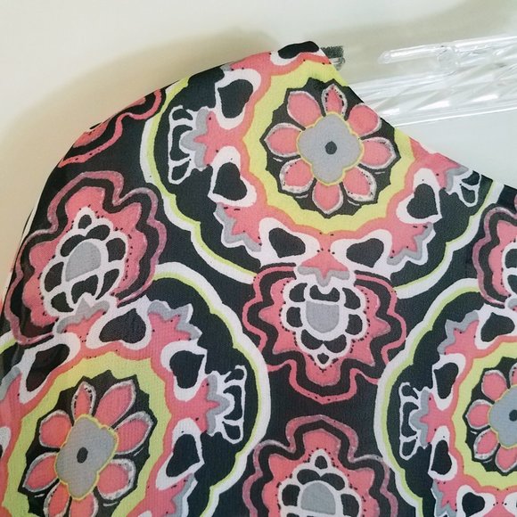 Women's Semi Sheer Flower Power Hearts Surround Top Shirt & Tank Top Set - Picture 9 of 14